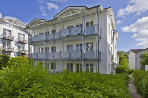 zentrale FeWo mit Balkon, gratis Nutzung vom AHOI Erlebnisbad und Sauna in Sellin - Villa Buskam FeWo 22 in Göhren